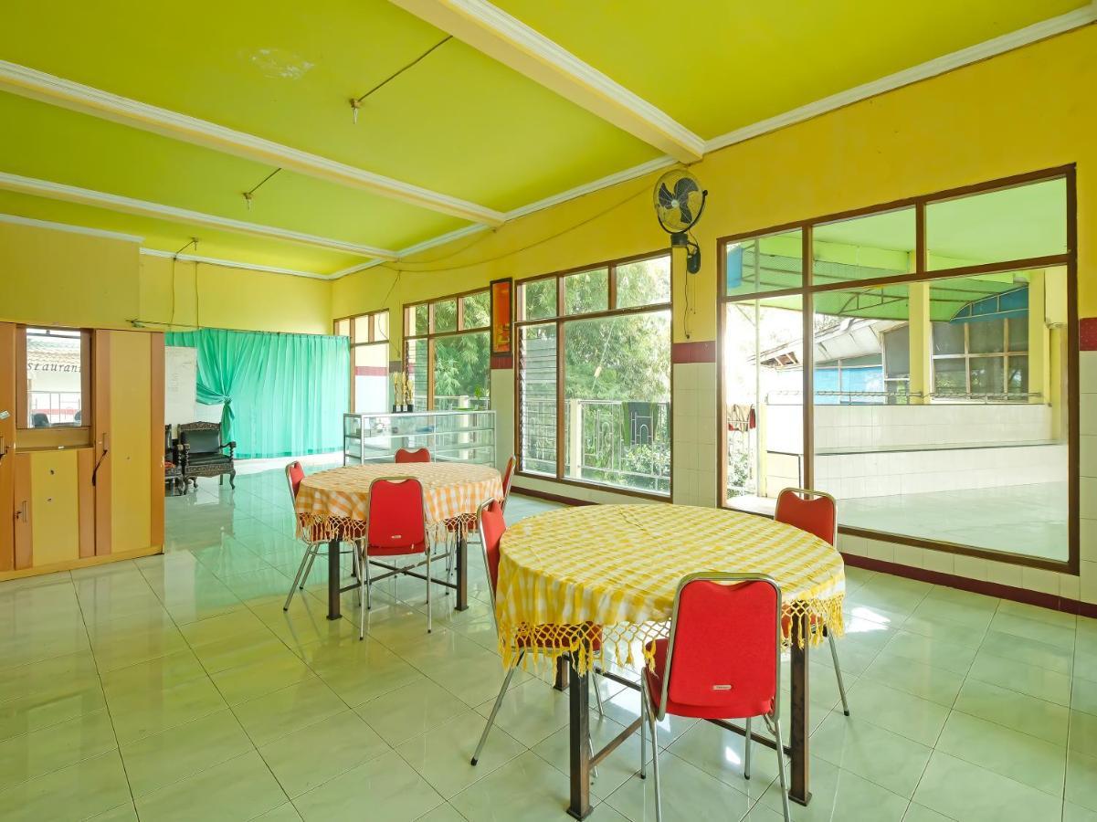 Collection O 91914 Hotel Citra Dewi 2 Int'S Semarang Buitenkant foto
